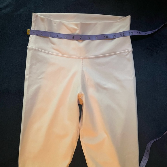 NWOT TNA Butter Leggings Crystal Pink Size M - Picture 6 of 11